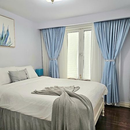 A Home Away Торонто Экстерьер фото